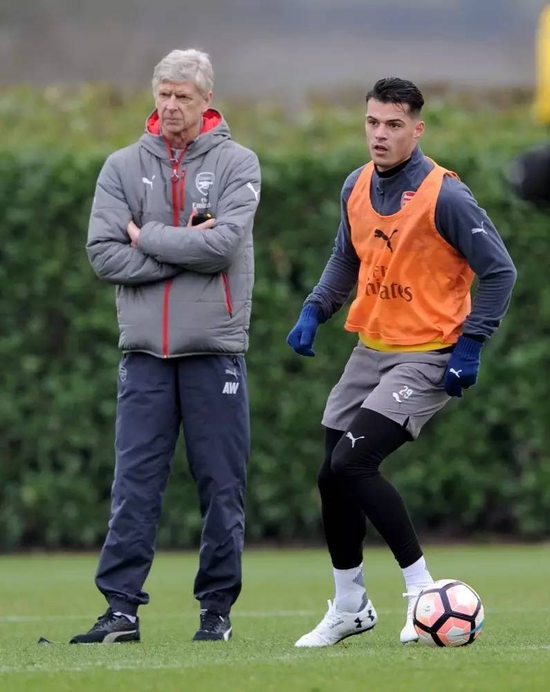 赛前瓦伦西亚备战足总杯；再遭质疑细节曝光；管理层满意；心理建设被强调(塞维利亚瓦伦西亚)