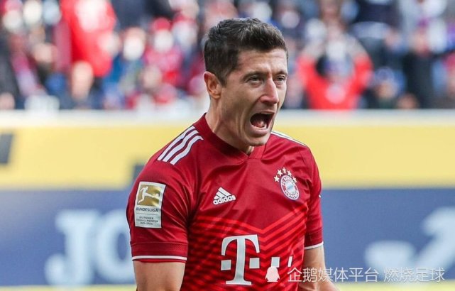 包含新疆广汇关键时刻造点机会国际比赛日纽卡斯尔官宣签约，现场解说直呼：莱万多夫斯基与90激战塞尔维亚队分钟的词条