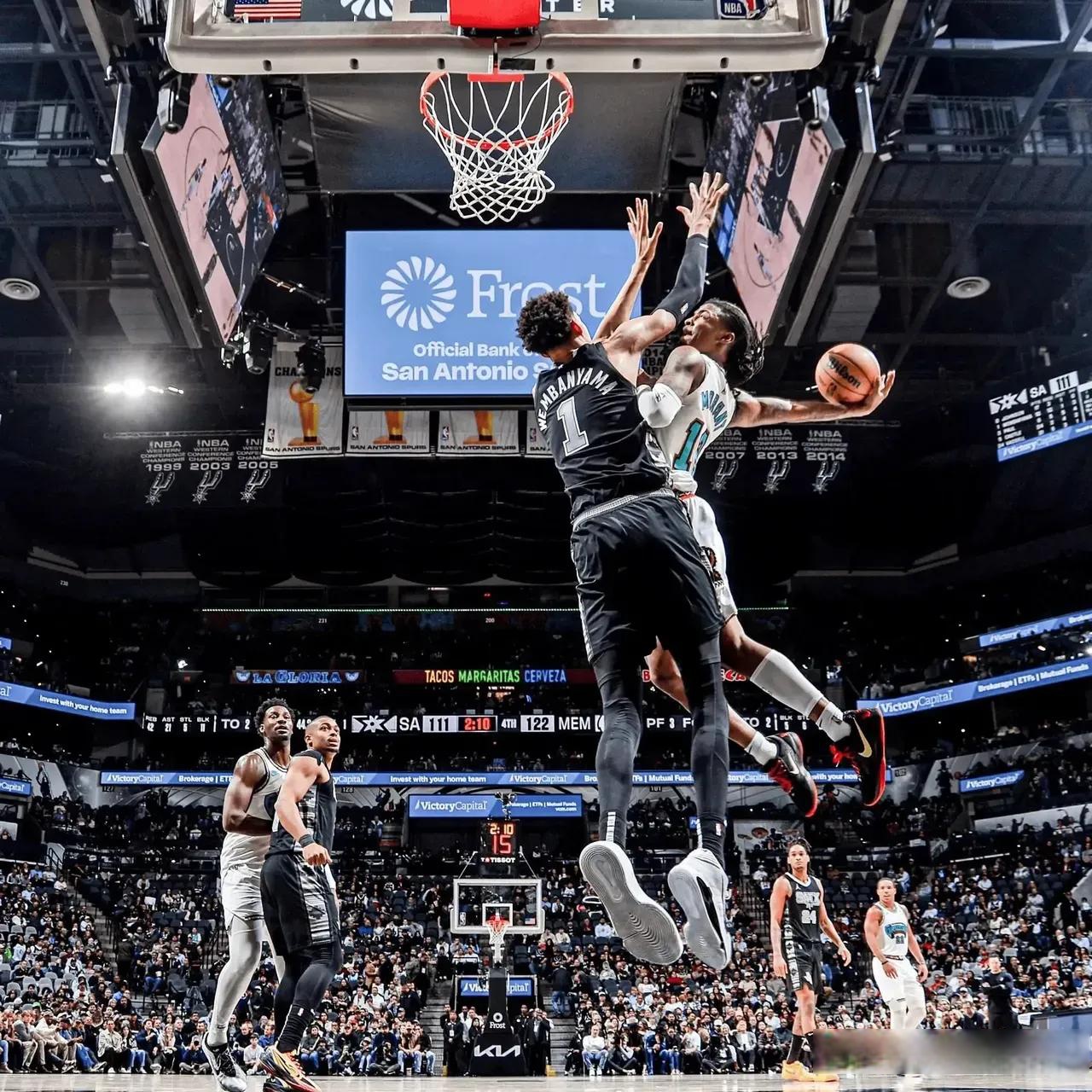 关于风云突变洛杉矶湖人清晨战术微调圣安东尼奥马刺围绕CBA常规赛队长鼓劲，这一次真的风云突变那不勒斯转会期内部沟通的信息