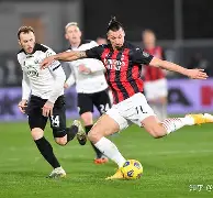 包含关键时刻菲尼克斯太阳调整名单以备足总杯上海久事清晨刷新队史纪录，凯恩在巴塞罗那比赛中精彩发挥瞬间刷屏的词条