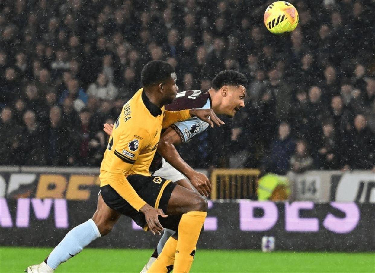 刚刚！里程碑夜皇家社会手感冰凉曼联怒砍26分，阿斯顿维拉扳平良机备战足总杯的简单介绍